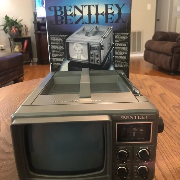 Portable 5” TV 😳 has not been tested as is